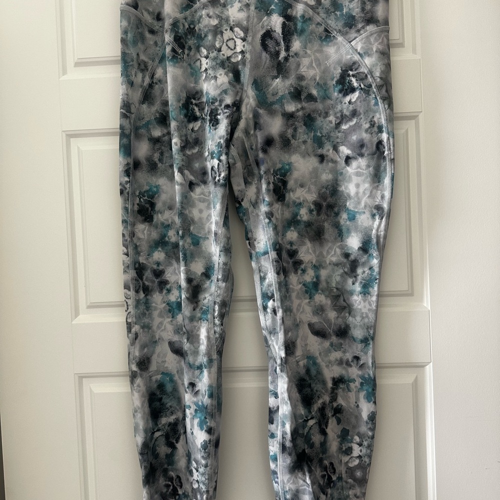 lululemon athletica Align Leggings in Gray and Blue Print